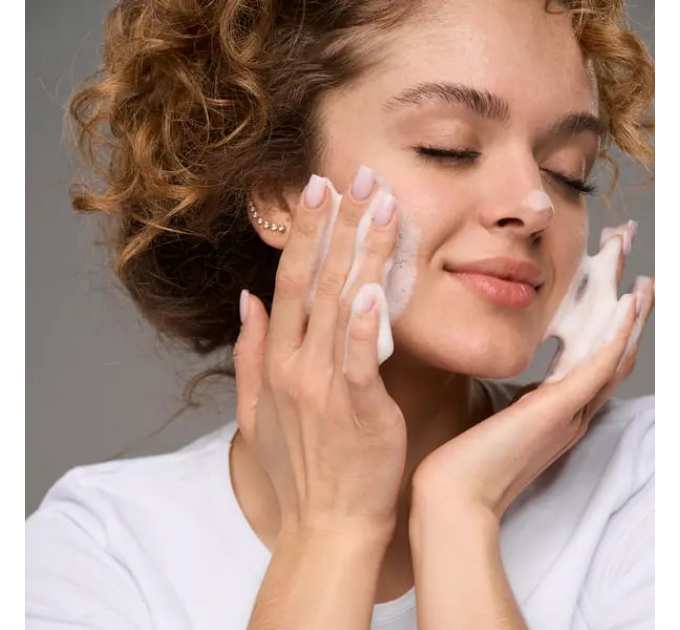 Комплексний догляд за сухою та чутливою шкірою восени Hillary Autumn Dry Skin Care