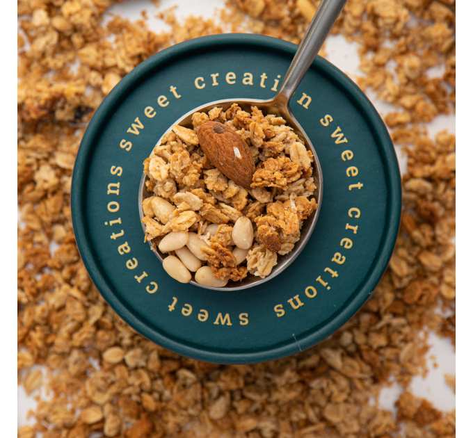 Набір граноли Mini Almond, 1 кг & Nuts’ Trio, 250 г у подарунок Gregory Mill